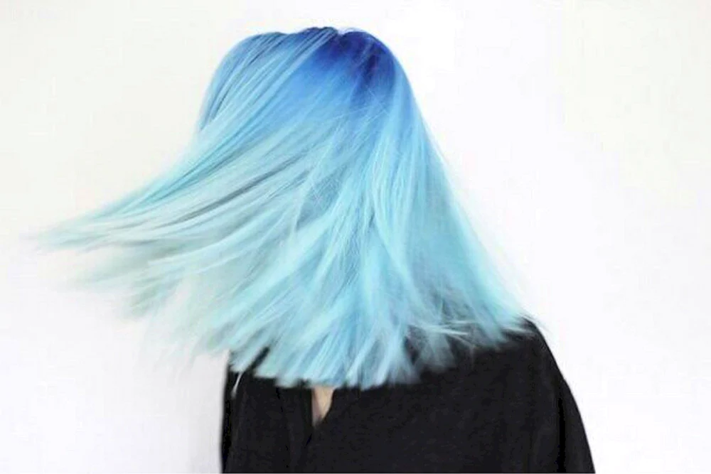 Бело синие волосы