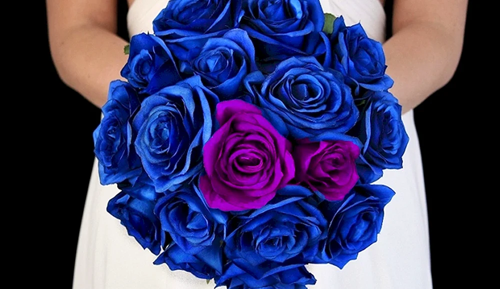 Букет невесты из синих роз