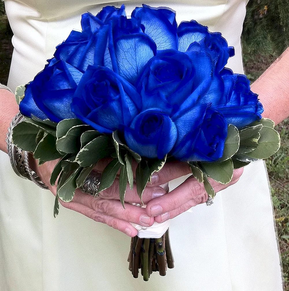 Букет невесты из синих роз