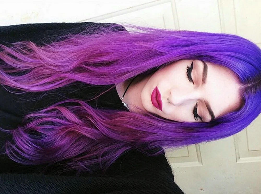 Чарли ДАМЕЛИО С фиолетовыми волосами