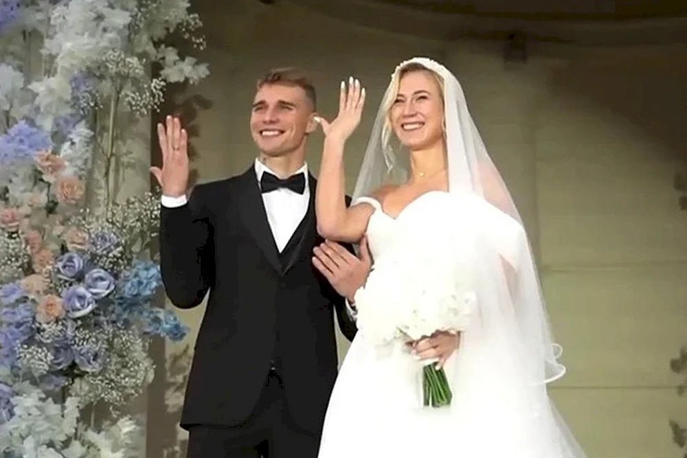 Динара Алимбекова и Антон Смольский свадьба