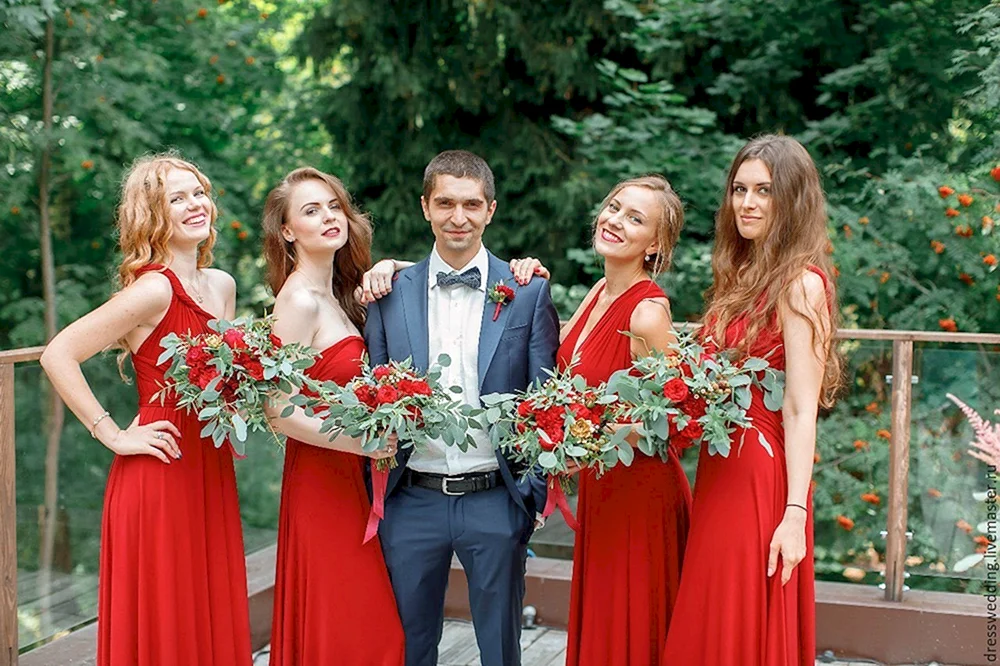 Подруги невесты красные