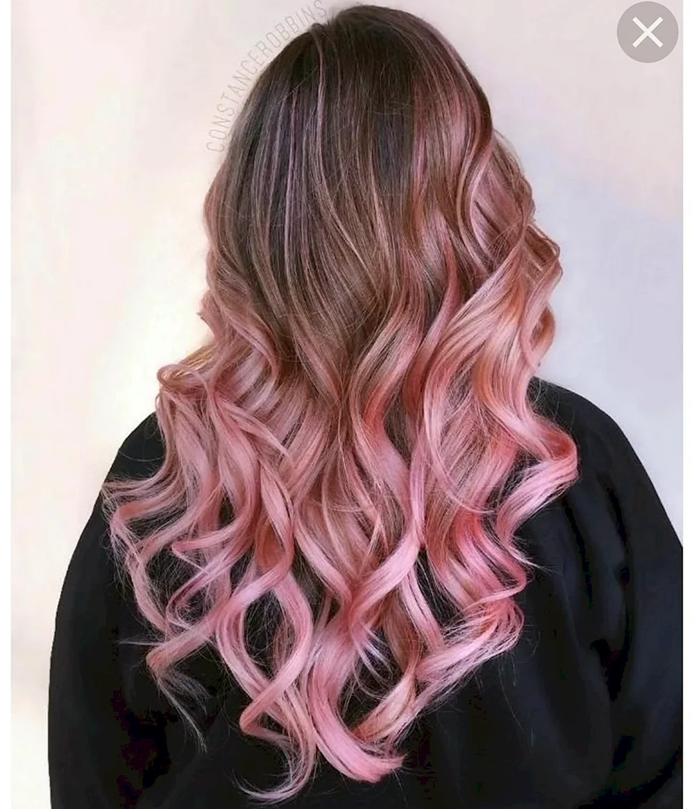 Розовый балаяж на русые волосы