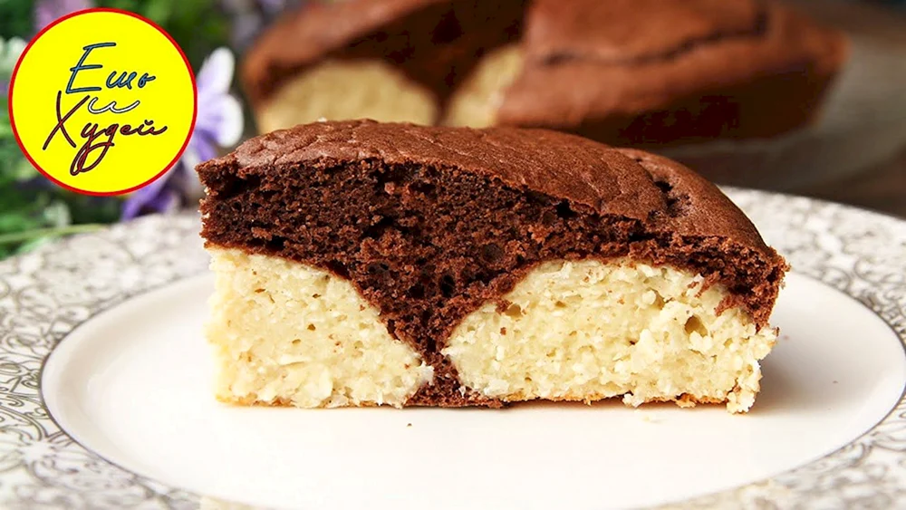 Шоколадный пирог с кокосовыми шариками