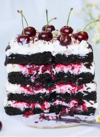Шварцвальдский вишневый торт черный лес