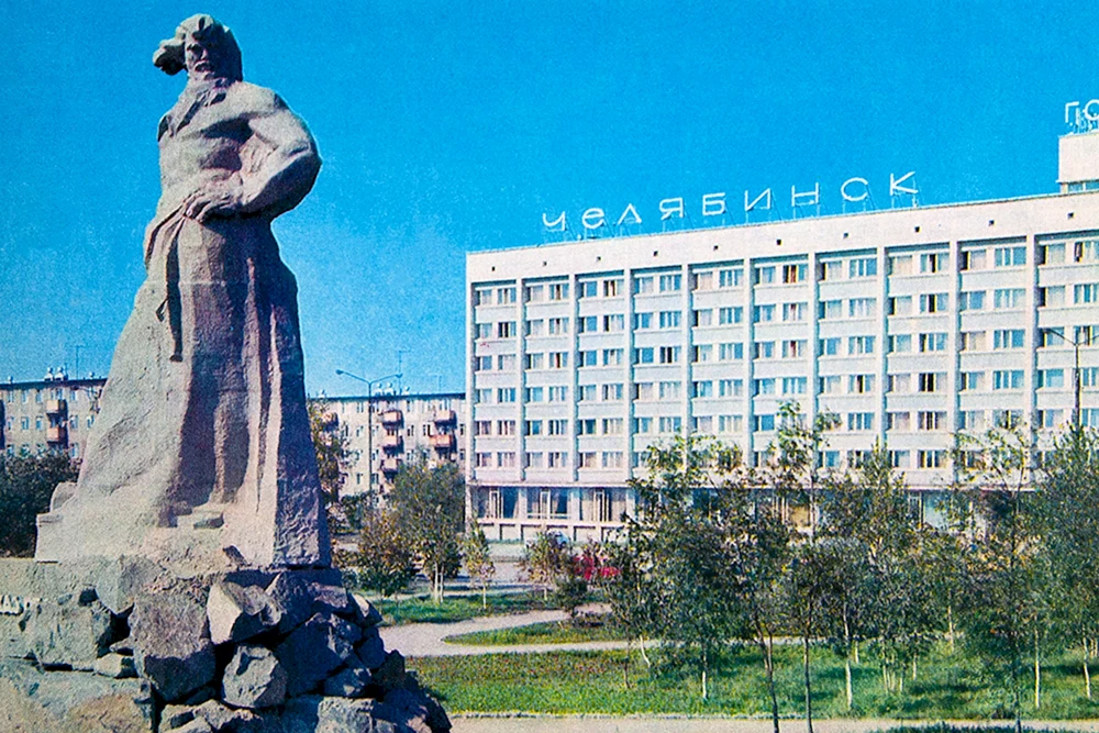 Сказ об Урале скульптура Челябинск