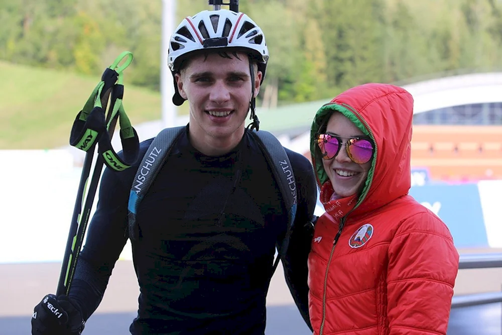 Смольский биатлонист и Динара Алимбекова
