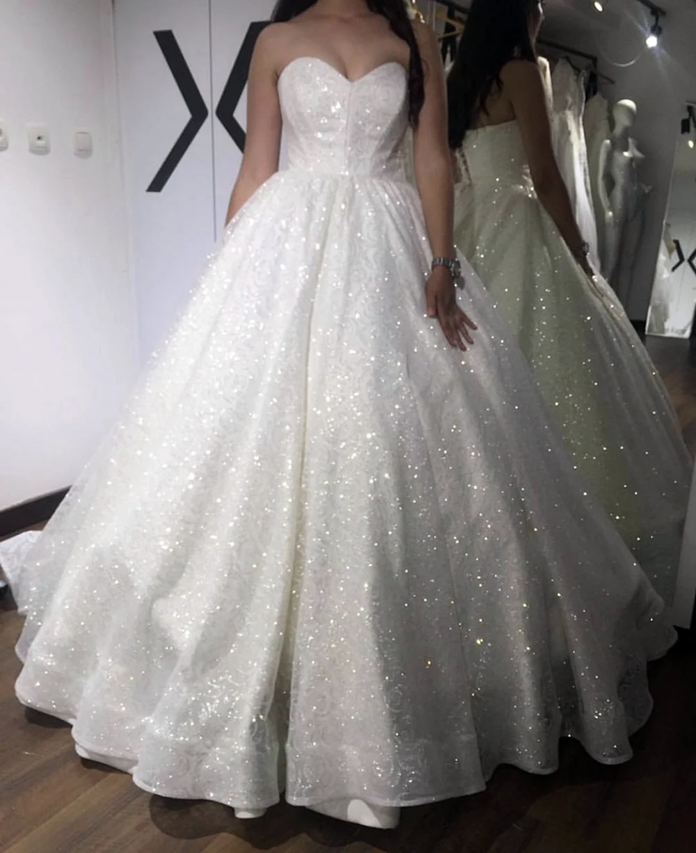 Свадебное платье с глиттером