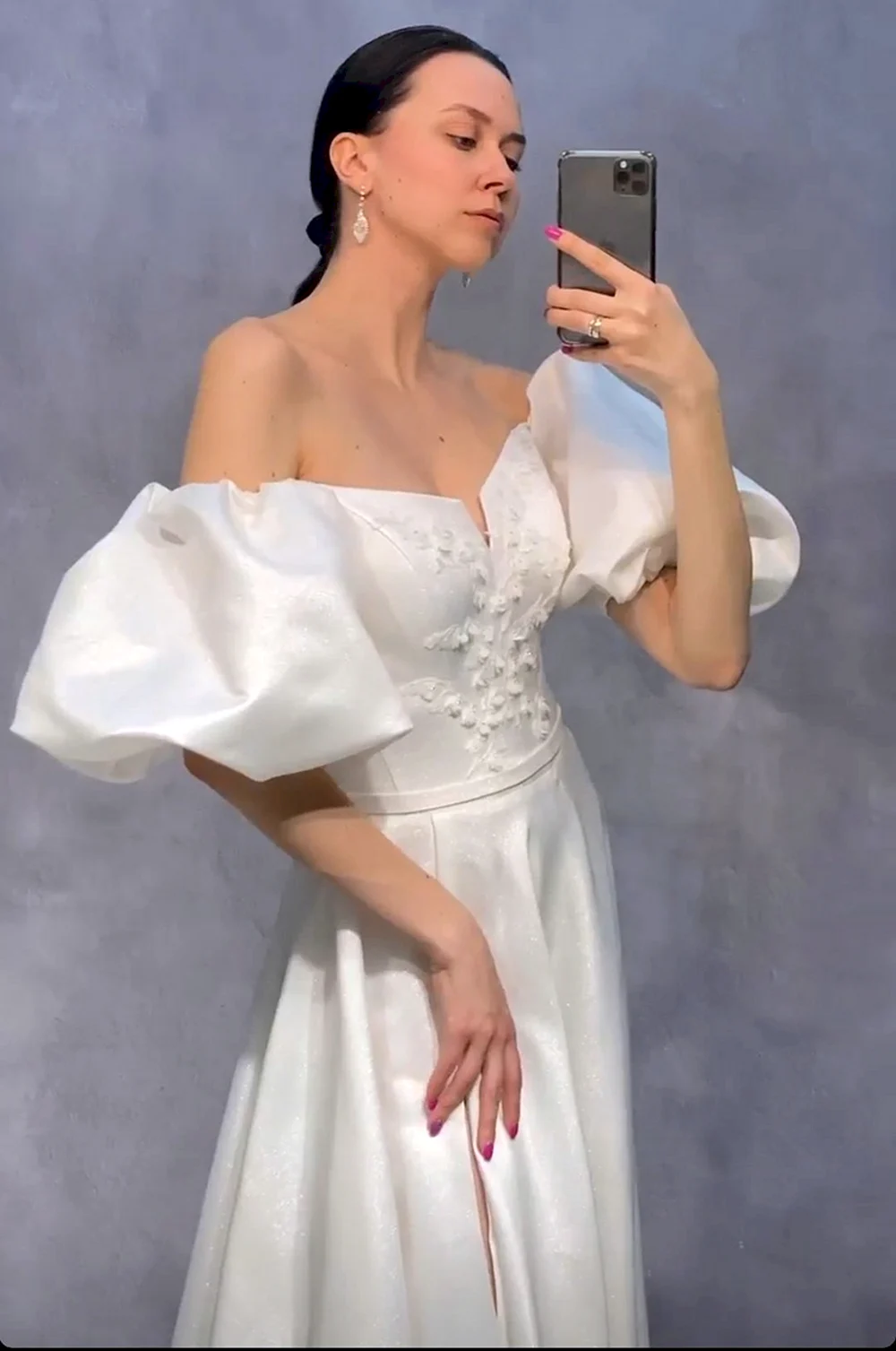 Свадебное платье с рукавами буфами