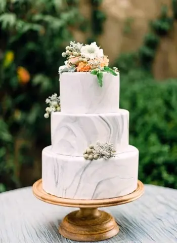 Свадебный торт трехъярусный мраморный