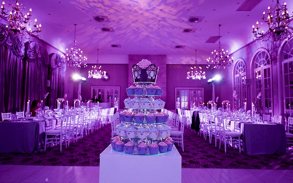Свадебный зал в фиолетовом цвете