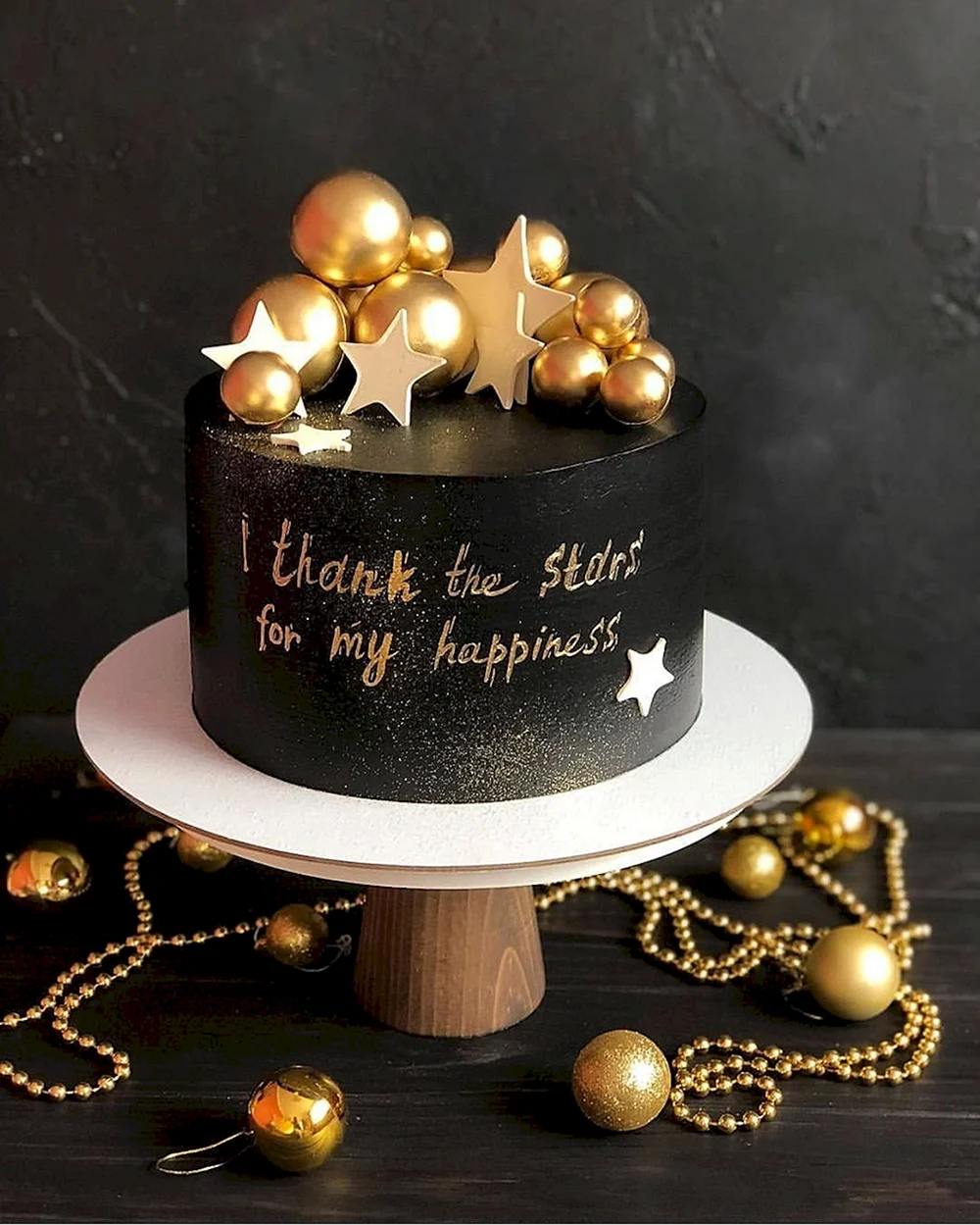 Торт черно золотой