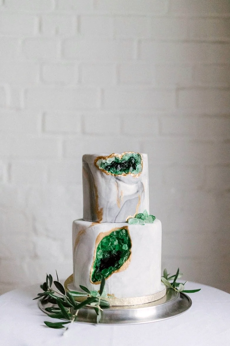 Торт на изумрудную свадьбу