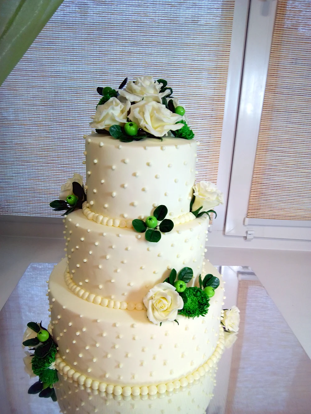 Торт свадебный 2023 белый зеленый