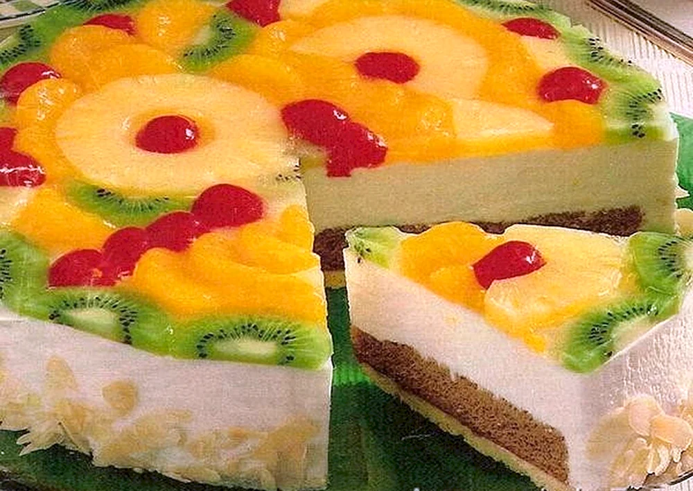 Тортик с желе и фруктами