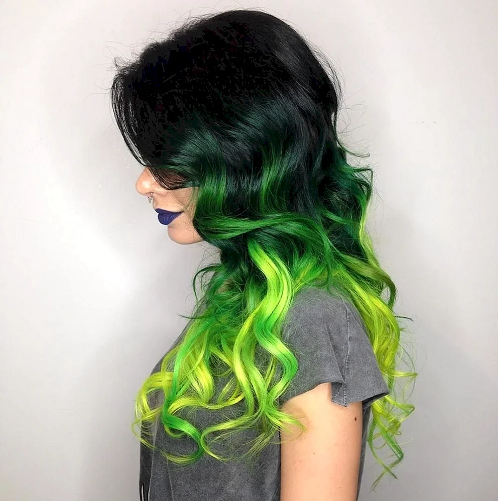 Зелёные кончики волос